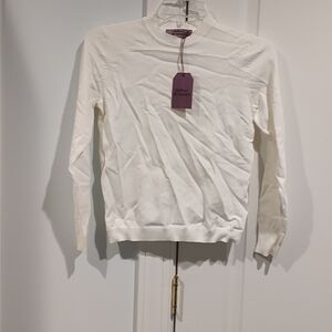 Mallory and merlot knit crewneck top white. Size S